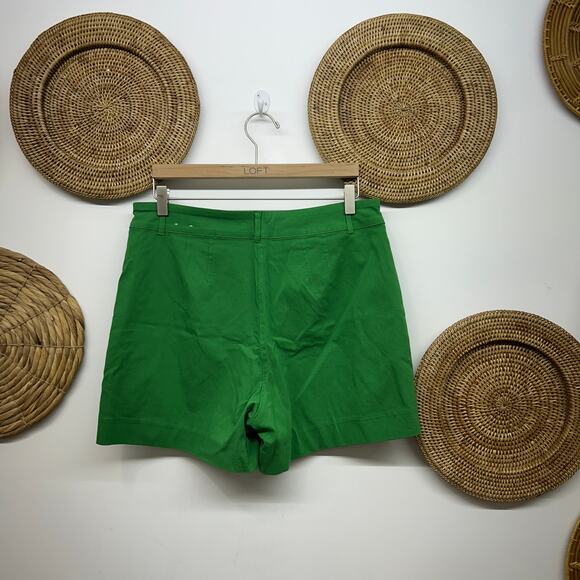 NEW White House Black Market Pull On Mariner Short 12 Green Buttons - Picture 2 of 3